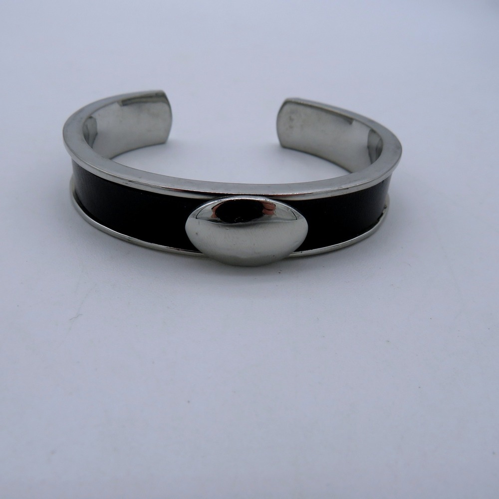 Nine‎ West Silver Tone Black Faux Leather Inlay Oval Medallion Cuff Bracelet